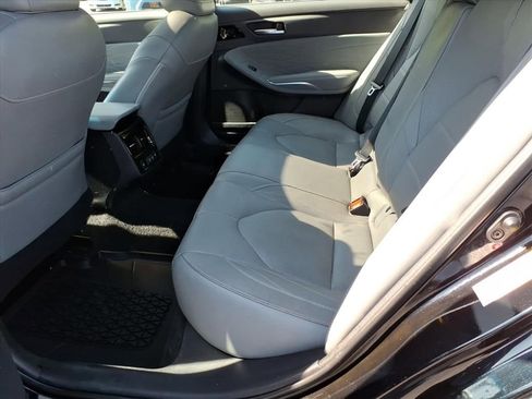 Used 2019 Toyota Avalon Limited w/ Advanced Safety Package FWD image 14