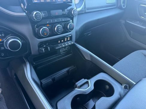 Used 2022 RAM 1500 Big Horn AWD/4WD image 25