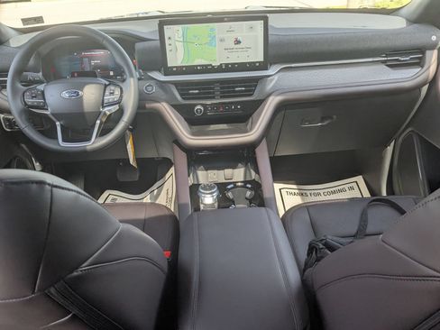 New 2026 Ford Explorer Platinum AWD/4WD image 32