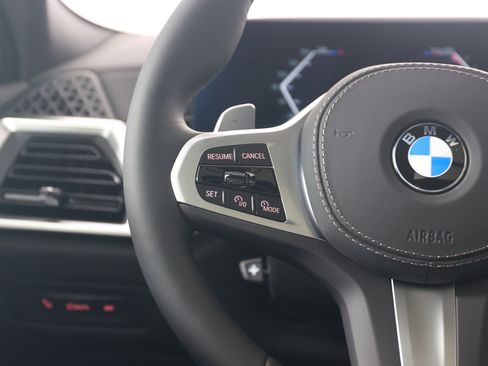 Used 2025 BMW X6 xDrive40i w/ Parking Assistance Package image 15