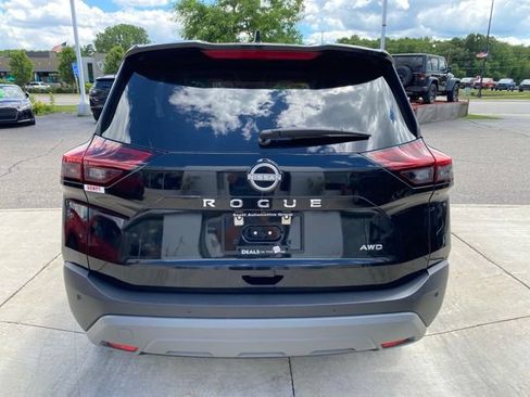 Used 2023 Nissan Rogue S AWD/4WD image 4