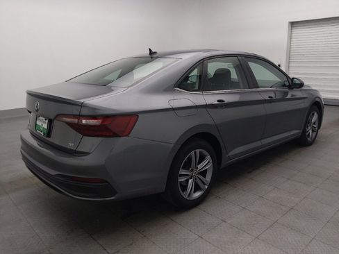 Used 2024 Volkswagen Jetta SE FWD image 9