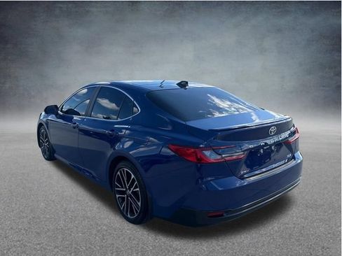 Used 2025 Toyota Camry XLE w/ Premium Plus Package FWD image 7
