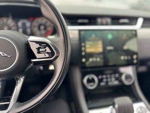 Used 2024 Jaguar F-PACE R-Dynamic S image 8