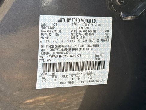 Used 2025 Ford Explorer Platinum w/ Ultimate Package image 37