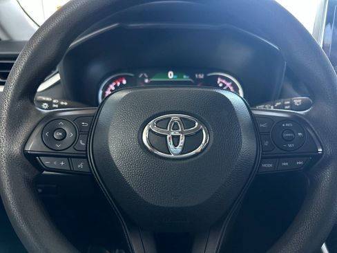 Used 2024 Toyota RAV4 XLE AWD/4WD image 21