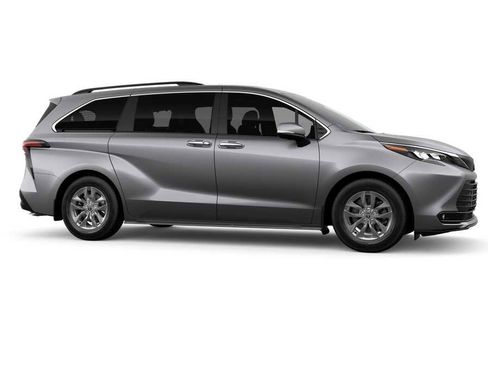New 2026 Toyota Sienna XLE image 13