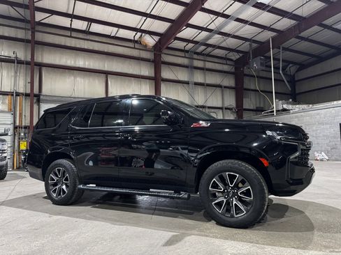 Used 2021 Chevrolet Tahoe Z71 w/ Z71 Signature Package image 3