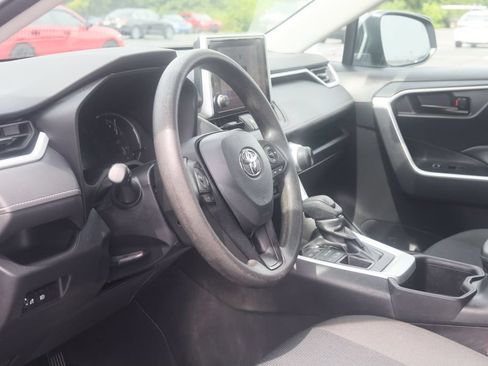 Used 2023 Toyota RAV4 LE AWD/4WD image 13