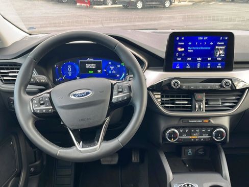 Used 2022 Ford Escape SEL w/ Technology Package image 13