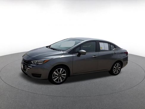 Used 2025 Nissan Versa SV FWD image 8