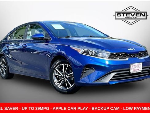 Used 2022 Kia Forte LXS FWD image 1