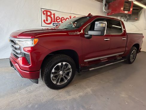 Used 2024 Chevrolet Silverado 1500 High Country w/ Technology Package AWD/4WD image 2