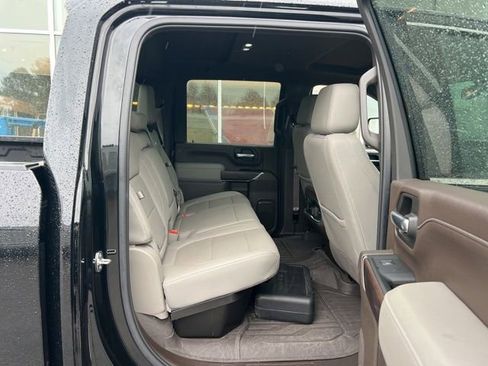 Used 2023 GMC Sierra 2500 SLT image 30