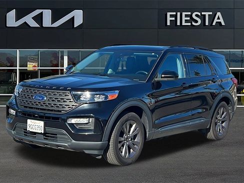 Used 2023 Ford Explorer XLT w/ Equipment Group 202A image 2