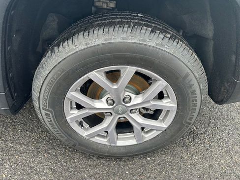 Used 2022 Jeep Grand Cherokee Limited image 34