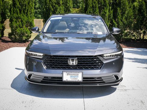 Used 2024 Honda Accord EX-L image 3