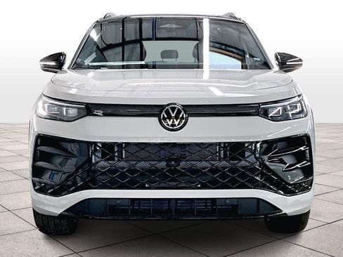 New 2026 Volkswagen Tiguan SE R-Line image 5