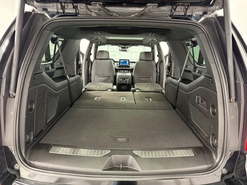 Used 2024 Chevrolet Suburban RST w/ Luxury Package image 37