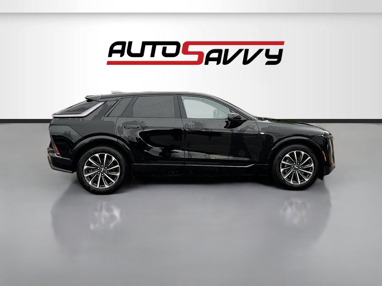 Used 2025 Cadillac Lyriq Sport AWD/4WD image 8