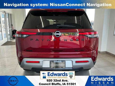 Used 2023 Nissan Pathfinder SL w/ Black Appearance Package AWD/4WD image 6