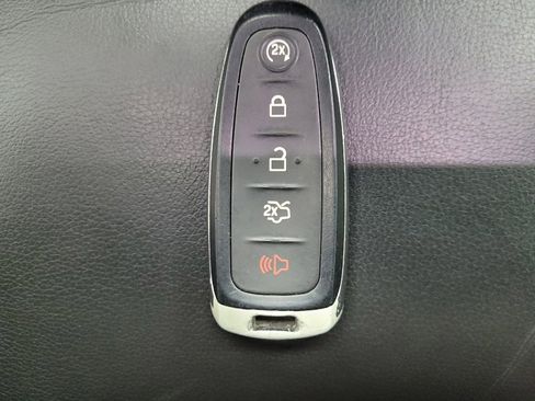 Used 2019 Ford Escape Titanium image 32