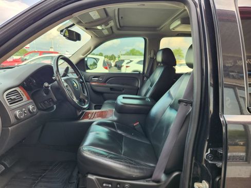 Used 2011 Chevrolet Suburban LTZ AWD/4WD image 24