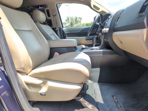 Used 2012 Toyota Tundra 2WD CrewMax w/ SR5 Pkg image 31