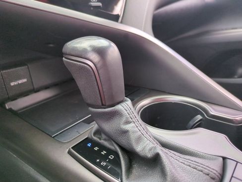 Used 2023 Toyota Camry SE image 12