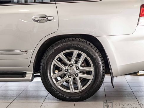 Used 2015 Lexus LX 570 4WD w/ Luxury Package image 8