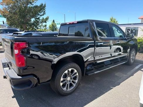 Used 2024 Chevrolet Silverado 1500 High Country AWD/4WD image 8
