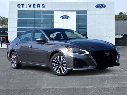 Used 2023 Nissan Altima 2.5 SV