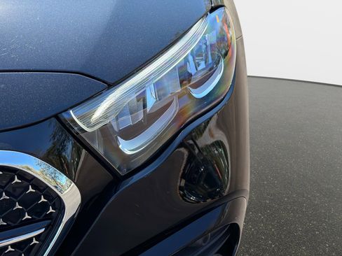 Used 2025 Mercedes-Benz E 350 Sedan image 11