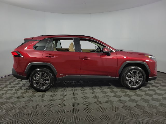 Used 2025 Toyota RAV4 XLE Premium w/ Weather Package AWD/4WD image 8