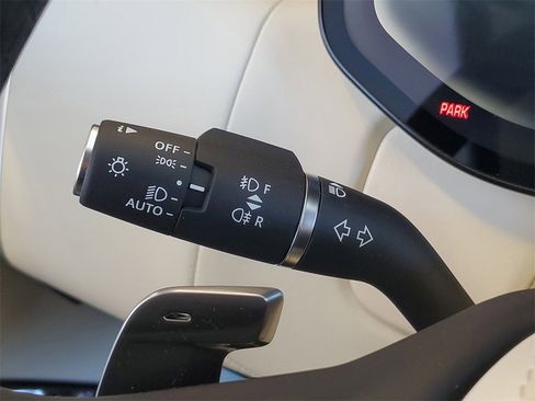 New 2026 Land Rover Range Rover SE image 12