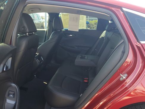 Used 2021 Chevrolet Malibu LT w/ Leather Package image 12