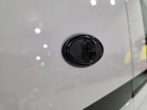 Used 2024 Land Rover Defender 110 V8 image 27