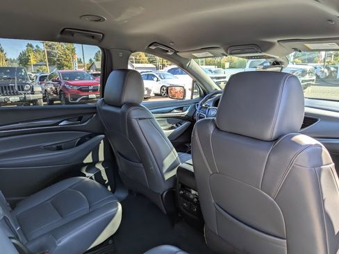 Used 2022 Buick Enclave Premium image 40