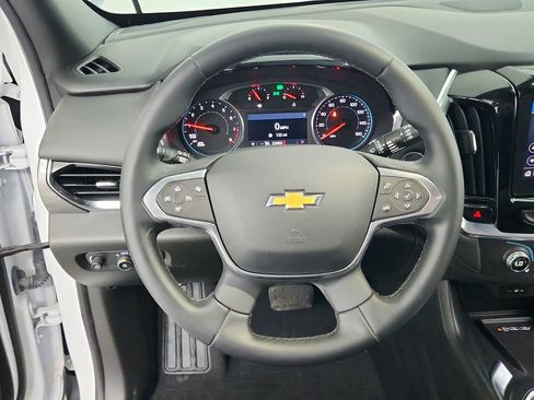 Used 2023 Chevrolet Traverse LT FWD image 19