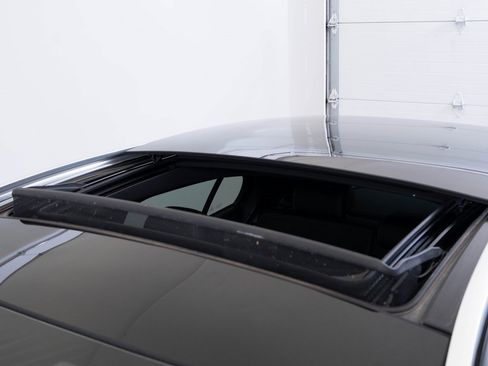 Used 2019 Mercedes-Benz GLA 250 4MATIC image 14