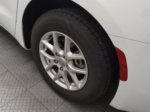 Used 2022 Chrysler Voyager LX FWD image 31