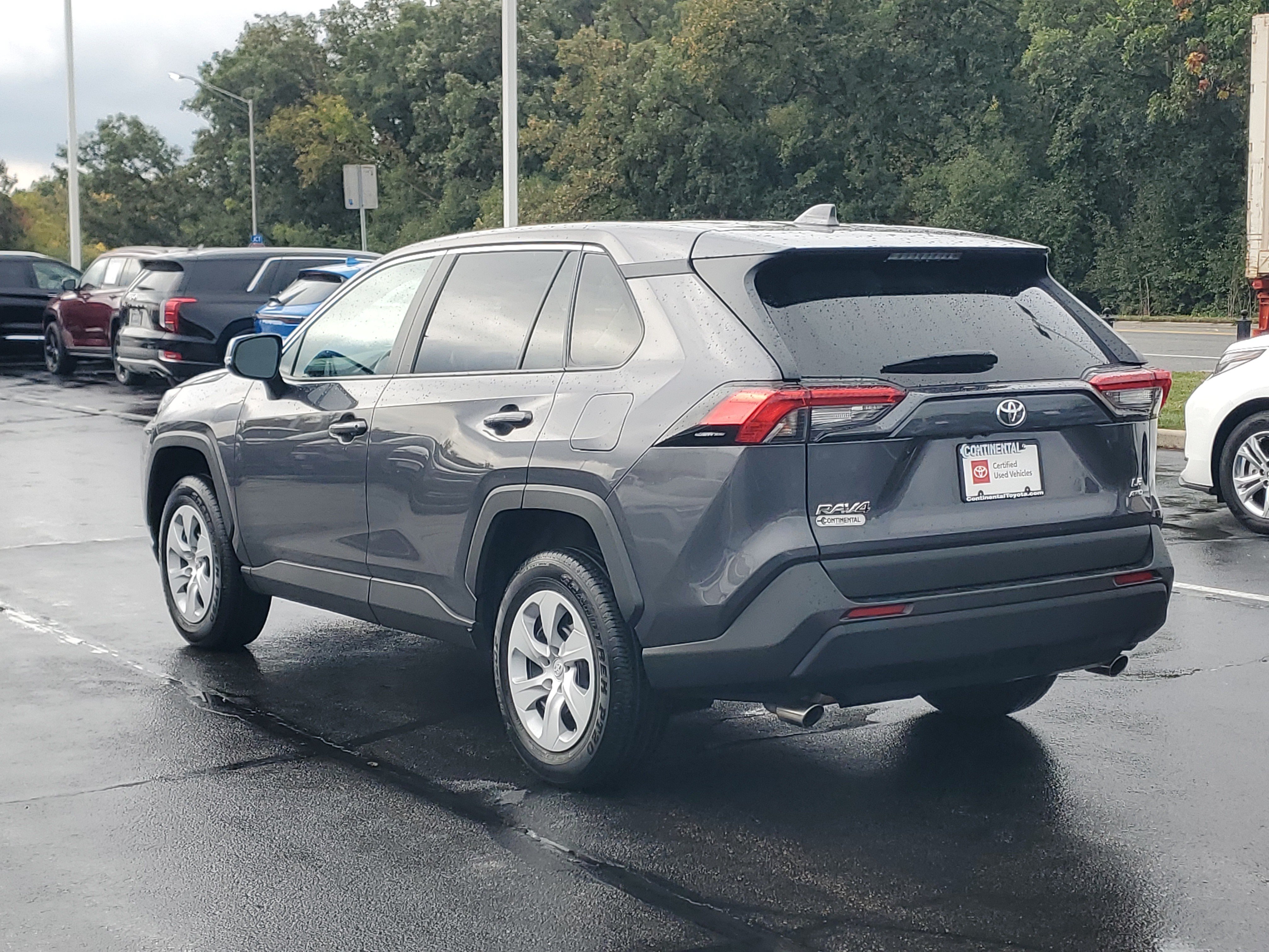 Used 2024 Toyota RAV4 LE AWD/4WD image 4