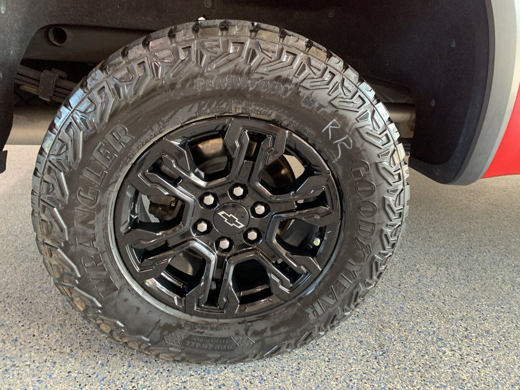 Used 2022 Chevrolet Silverado 1500 ZR2 w/ Technology Package AWD/4WD image 35