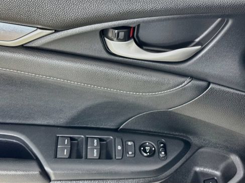 Used 2016 Honda Civic Touring image 24