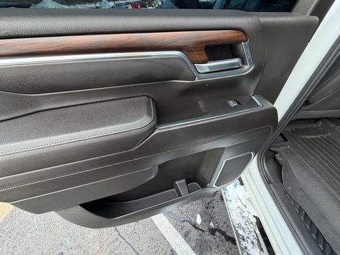 Used 2024 GMC Sierra 2500 SLT w/ SLT Premium Package image 13