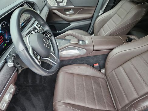 Used 2022 Mercedes-Benz GLS 450 4MATIC image 9