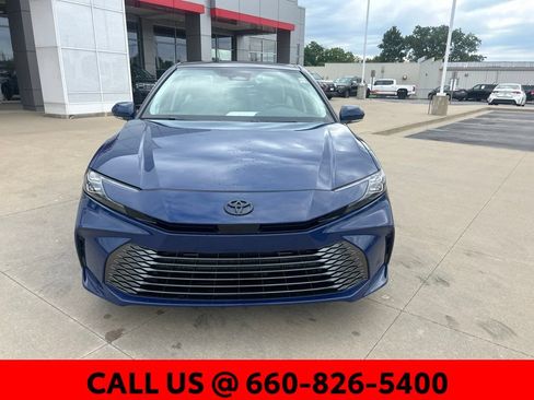 Used 2025 Toyota Camry XLE w/ Premium Package AWD/4WD image 3