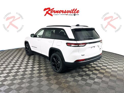 New 2025 Jeep Grand Cherokee Limited w/ Black Appearance Package image 5