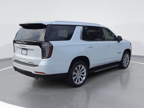 Used 2025 Chevrolet Tahoe Premier AWD/4WD image 3
