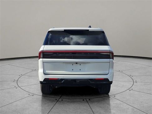 New 2025 Lincoln Navigator Reserve image 11